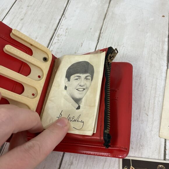Beatles VINTAGE HOT PINK & RED BEATLES WALLET W/ Pictures & Bonus Cards - Picture 7 of 16